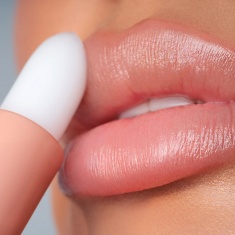 NL Beauty HYDRO LIPS Балсам За Устни COCONUT 3 g