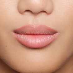 NL Beauty TOO NUDE TO BE TRUE Молив за устни 01 THE ONE 1,5 g