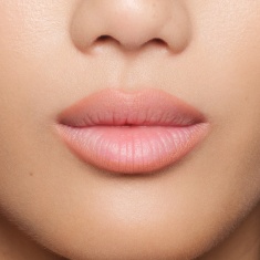 NL Beauty TOO NUDE TO BE TRUE Молив за устни 03 PASSION 1,5 g