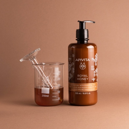 Apivita Royal Honey Хидратиращ и релаксиращ душ гел с мед 500 ml