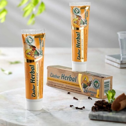 Dabur Herbal Аюрведична паста за зъби с 26 билки 100 ml
