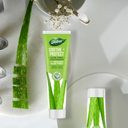 Dabur Soothe and Protect Натурална паста за зъби 100 ml