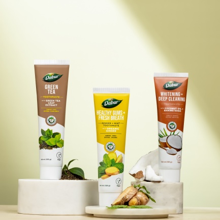 Dabur Whitening + Deep Cleaning Избелваща натурална паста за зъби 100 ml